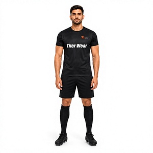 Tenue de foot pour homme, style joueur offensif, tissu sport léger et extensible, maillot de foot à manches courtes et short de foot athlétique - Product Image 1