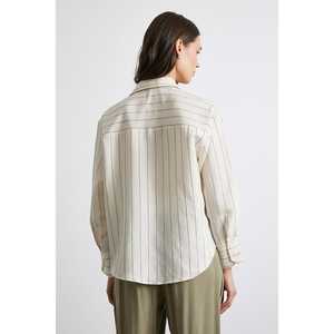 เสื้อเชิ้ตผ้าโมดอลลายทางตัดกัน เสื้อเชิ้ตผู้หญิงติดกระดุม ผ้าป๊อปลินลำลองสำหรับทุกวัน สีกากี - Product Image 4