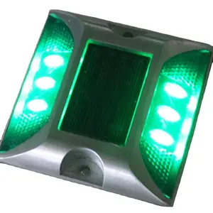 厂家价格高亮度Ip68闪光交通标志灯反光铝发光猫眼太阳能路标
