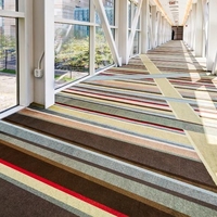 Moquette ignifuge Axminster en laine et nylon tissée pour couloirs d'hôtel, itinéraires d'évacuation et espaces publics