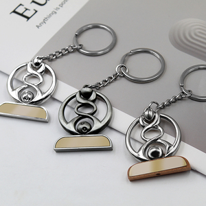 Porte-clés trophée médaille personnalisé Ligue des Champions <span class=keywords><strong>en</strong></span> métal avec base <span class=keywords><strong>en</strong></span> bois, impression laser UV du logo pour les fans du club, souvenir - Product Image 2