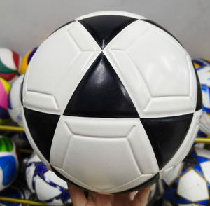 Pallone da Calcio per Allenamento in Pelle PU Termosaldata, Durevole, con Logo Personalizzato e Dimensioni Personalizzabili - Product Image 2