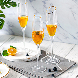 Bicchieri da Vino Frizzante in Cristallo Senza Piombo con Bordo Inclinato Moderno e Creativo per Coupé, Bordo Dorato, 101-200ml, Stile Giapponese per Uso Domestico - Product Image 3