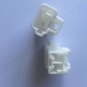 מחבר רתמת רכב 2 פינים זכר לבן נחושת 12V 12A לחיבורי חוטי רכב YONGFENG MG641035 - Product Image 2