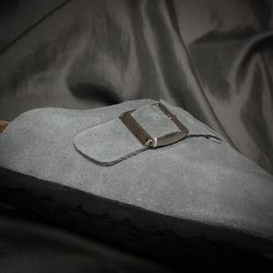 Chaussons d'été décontractés en cuir de haute qualité pour hommes et femmes, confortables et à semelle épaisse pour l'extérieur et l'intérieur - Product Image 2