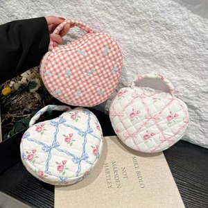 Sac à cosmétiques personnalisé mignon pour femmes, motif floral matelassé, sac de voyage portable pour le rangement du maquillage - Product Image 4