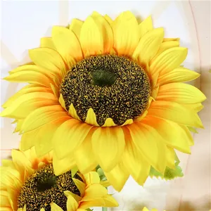 T04111 Lớn Khổng Lồ Dài Lớn Màu Vàng Nhựa Sun Flower Nhân Tạo Hạt Nhân Lụa Hoa Hướng Dương Hoa Cho Trang Trí Sân Vườn Sắp Xếp