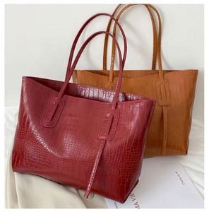 Sac fourre-tout en cuir PU, sac à bandoulière Hobo, sac à main de shopping grande capacité, sacs d'affaires pour l'université - Product Image 3