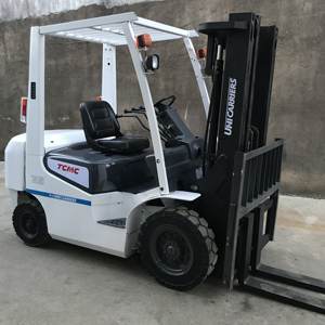 Chariot élévateur diesel TCM 2.5T d'occasion FD25 japonais à triple mât, hauteur de levage de 4,5 m pour la manutention de matériaux en entrepôt - Product Image 4