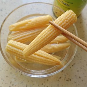 High Quality New Season Baby Corn Tin Fresh Vegetable Canned Food Sweet Flavor Whole Beans Brine Syrup Factory Direct Low Price