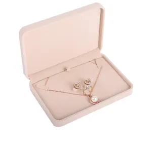 Vente en gros de boîte d'emballage de bijoux avec logo personnalisé Hanhong collier bracelet boîte de présentation de cadeau de luxe boîte à bijoux bague boucles d'oreilles en velours