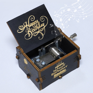 Caja de Música de Madera con Manivela, Diseño y Música Personalizados, Regalo Popular de Cumpleaños - Product Image 1