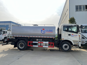 Camion-citerne d'arrosage Foton Auman 4x2 de 15 000 litres (15 m³) avec canon pour le nettoyage des rues et le lavage des routes - Product Image 4