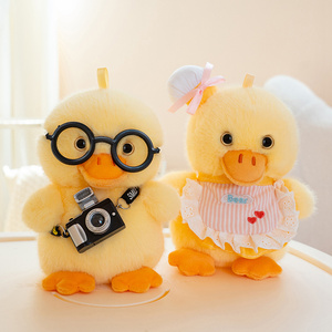 Peluche de canard <span class=keywords><strong>photographe</strong></span> personnalisée OEM/ODM - Adorable canard jaune en peluche avec lunettes <span class=keywords><strong>et</strong></span> accessoire appareil photo - Product Image 3