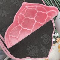 Vente en gros tapis de prière islamique musulman confortable à conception simple en relief 100% polyester flanelle tapis Sajadah