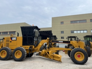 รถเกรดเดอร์ Caterpillar 140H มือสอง ใช้งานน้อย ชั่วโมงการทำงานน้อย เครื่องยนต์เดิม CAT 140H ราคาถูก เครื่องปรับระดับพื้นดินมือสอง - Product Image 1