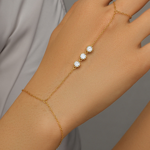 Pulseras Elegantes de Plata 925 con Tres Circonitas, Estilo Moderno en Dorado para Chicas - Product Image 5
