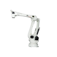 Bras de robot de palettisation Kawasaki CP300L à 4 axes avec une charge utile de 300 kg, une portée maximale de 3255 mm, un montage au sol et une pince.