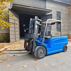 מחיר יצרן סיטונאי מלגזה חשמלית קטנה 4 טון למחסן 4x4 צמיגים מלאים סוללת עופרת חומצה מיני למכירה התאמה אישית - Product Image 1