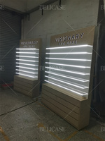 Présentoirs personnalisés pour lunettes de sport avec montures en bois, présentoirs à lunettes de soleil, meubles commerciaux pour lunettes connectées avec tiroirs et éclairage LED