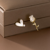 Anting-anting bunga hati cinta kerang kristal isi emas Gratis anting-anting kancing bunga Tulip perak murni S925