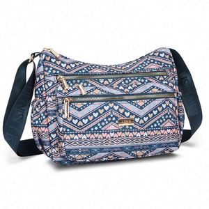 Bolsa de viaje femenina de tela Oxford impermeable de gran capacidad, diseño de flores oblicuas de un solo hombro multicapa para madre - Product Image 1