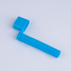 Enrollador de cuerdas 2 en 1 + Herramienta para quitar clavijas de puente, enrollador de cuerdas de <span class=keywords><strong>guitarra</strong></span> acústica y eléctrica de ABS de alta calidad y colores vibrantes - Product Image 3