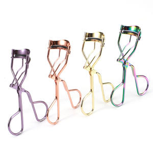 ملقط رموش بـ12 لونًا لامعًا بلون ذهبي وردي مع علامة تجارية خاصة، يعيد تجعيد الرموش فوريًا مع وسادات سيليكون قابلة للاستبدال - Product Image 5