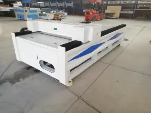 Machine de découpe laser CO2 de haute qualité à prix d'usine pour artisanat en acrylique, bois, caoutchouc, plastique, avec refroidissement par eau et support IA - Product Image 3