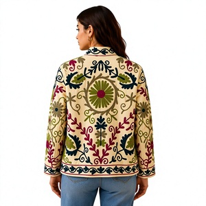 Veste brodée de qualité supérieure KAMARVY pour femme, inspirée des motifs ethniques, réversible, en velours et coton, pour l'automne/hiver - Product Image 4