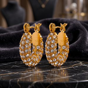 Boucles d'oreilles créoles élégantes et tendance pour femmes en acier inoxydable avec zircon cubique, pièce maîtresse, fabriquées en Chine, Zhejiang - Product Image 3
