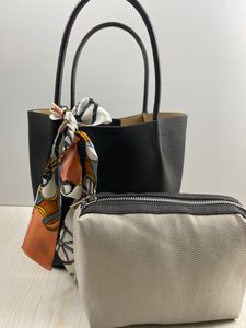 Bolso de Mano y Bandolera de Cuero Negro, Venta Directa de Fábrica 2023 - Product Image 2