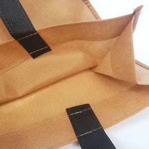 Sac fourre-tout demi-lune en tissu non tissé personnalisé pour cadeaux promotionnels de Noël, vente d'usine, réutilisable - Product Image 3