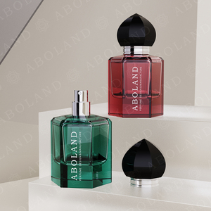 Flacon de parfum de luxe au design nouveau, logo personnalisé et décoration de pompon coloré, flacon de parfum en verre - Product Image 2