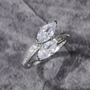 Anello da Donna con Zircone Taglio Marquise, Stile Unico, per Uso Quotidiano e Feste, Impilabile, Gioiello alla Moda, Regalo - Product Image 2