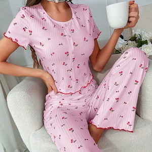 Pijamas de Mujer en Oferta, Ropa de Estar por Casa con Estampado de Cerezas, Pantalones Cortos de Manga Corta con Botones Delanteros - Product Image 4