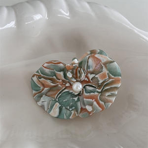 กิ๊บติดผมดอกกล้วยไม้คุณภาพสูง 6 ซม. อะซิเตทประดับมุกหวานๆ สำหรับผู้หญิง - Product Image 5