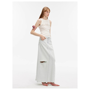 Falda vaquera de línea A con efecto desgastado y agujeros, importada de Turquía, modelo "Walden Pond" - Product Image 1