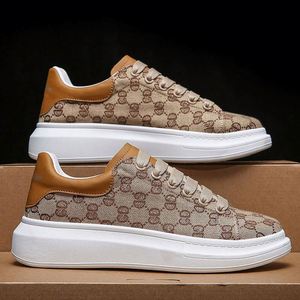 Zapatillas de Lujo Estilo Retro 2026, Nuevas Zapatillas de Hombre de Lujo, Tendencia de Moda, Antideslizantes, Transpirables, con Suela Gruesa, Cómodas para Caminar - Product Image 4