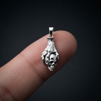 Collier en gros en acier inoxydable avec pendentif griffes d'horreur et crâne, style rock alternatif, pour la fabrication de bijoux en vrac