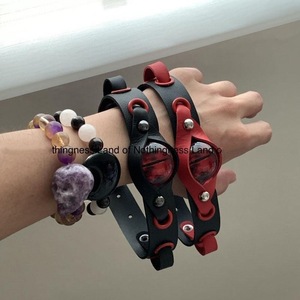 Gargantilla de cuero hecha a mano con ojos rojos, estilo subcultura, moda de estilo oscuro, fabricante de cuero de nicho ckocker - Product Image 2