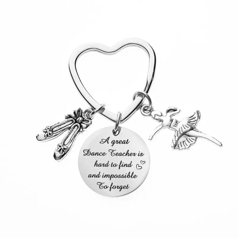 Porte-clés lettres anglaises gravées personnalisable, anneau suspendu en forme de cœur, porte-clés pendentif ange en acier titane et métal