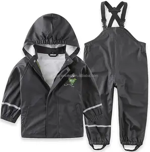 OEKO-TEX Standard custom kids pu rainset giacca con cappuccio staccabile impermeabile con bretelle pantaloni con bretelle tuta antipioggia per bambini