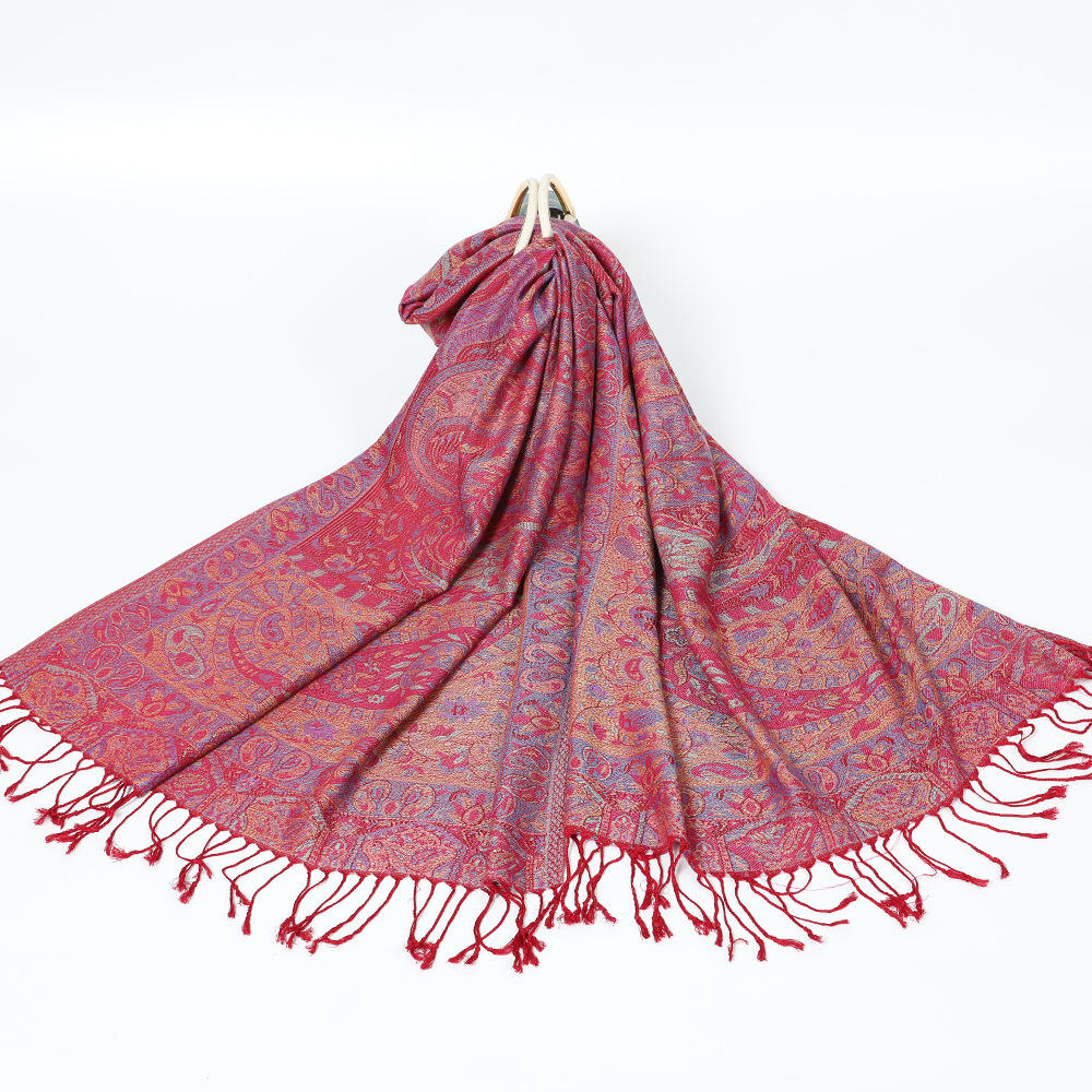 สีแดงเข้ม