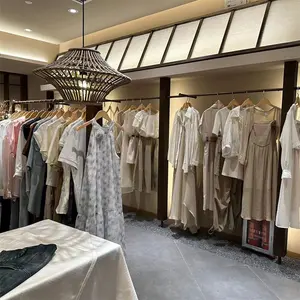 CIRI Factory Luxury Lady Boutique Dresses Clothing Racks Metal Interior Store Photos Cloth Shop Furniture Design