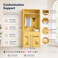 Armoire de présentation sur mesure de style conteneur avec tringles à vêtements, tiroirs, étagères et rangement de base pour les présentoirs de magasins de vêtements