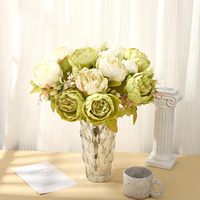 Arrangement de fleurs artificielles en soie, pivoines et hortensias artificiels vert et blanc vintage pour décoration de table de mariage ou centre de table à la maison