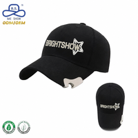 OEM ODM Op maat gemaakte denim baseball caps van Oxford-stof met metalen decoratie, verstelbare metalen gesp voor unisex dagelijks gebruik en casual wear.