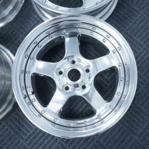 Cerchi in Lega Forgiati OEM Personalizzati a 3 Pezzi in Alluminio 6061 T6 Lucidati a Specchio, 5 Fori, Compatibili con BMW, Mercedes-Benz, Porsche - Product Image 4