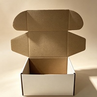 Boîte d'expédition pliable élégante et personnalisable, imprimée sur mesure, recyclable, emballage de qualité supérieure pour envoi postal, impression recto simple quadricolore